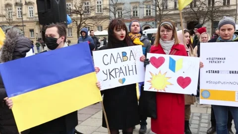 Rally supporting Ukraine facig possible Russian attack in Cracow, Poland Vidéo 170662776