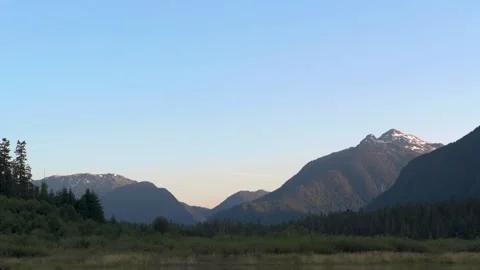 Ralph River Mountains 库存影片 345526901