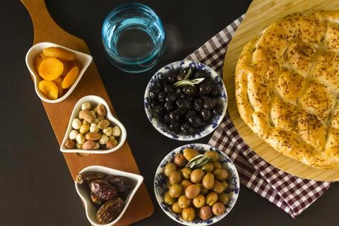 Ramadan bread with olive groups Foto stock
