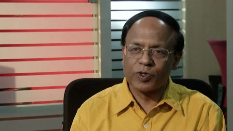 Ramesh Menon Indian journalist: The problem of eating beef in India Video stock 264809568