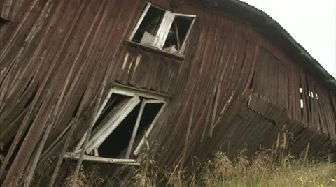 A ramshackle barn Stock-Footage 11316159