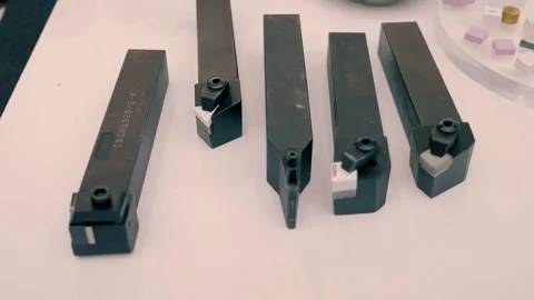 Range of new cutters for lathe machines, of various characteristics and purposes 库存影片 333324476
