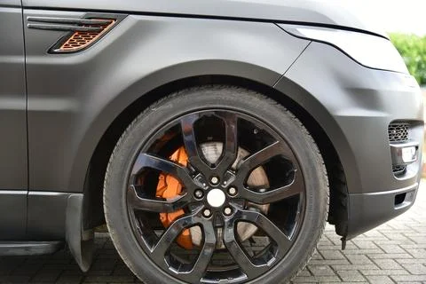 Range Rover front wheel Stock Photos