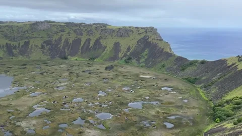 Rano Kau volcano in Easter Island Vídeos de archivo 342836743