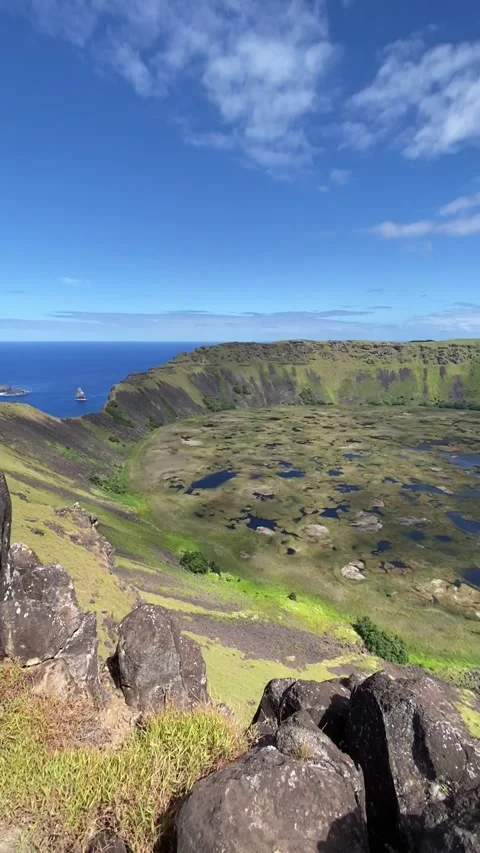 Rano Kau volcano in Easter Island Vídeos de archivo 342841370
