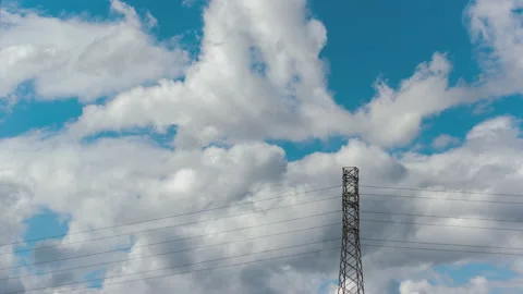 Rapid Cloud Shifting Over Transmission Tower - Time Lapse Vídeo Stock 146314703
