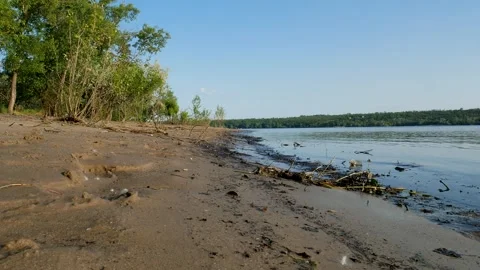 A rapid decrease in the water level in the Dnipro River 库存影片 243122897