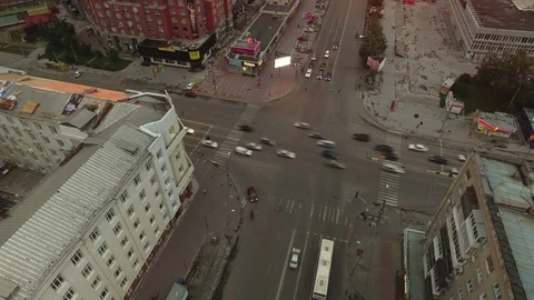 Rapid intersection with great traffic. Vidéo 79222890