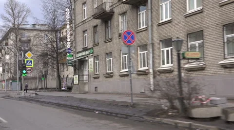 The rapid movement of the camera on the sidewalk Warsaw streets Stock Footage 47430363