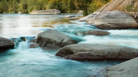 Rapids on the Evening River. Time Lapse 4K Vidéo 106459722