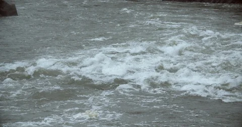 Rapids in the middle of the Potomac River in Great Falls Park Stock Footage 91905984