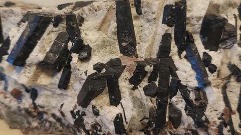 Rare Earth Ore: Tech Elements, Strategic Resource, Close-Up View Foto stock