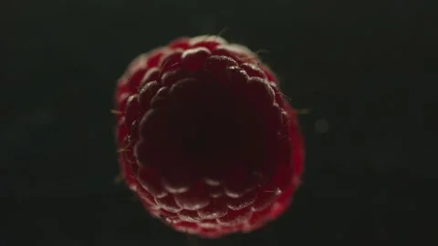 Raspberries are out of focus. refocus. macro Stock Footage 161180687