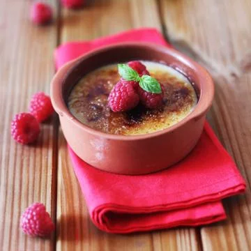 Raspberry Creme Brulee Foto stock