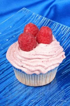Raspberry cupcake Stock-Fotos