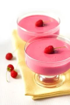 Raspberry dessert with cream cheese Stockfoto's