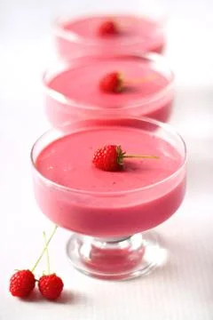 Raspberry dessert with cream cheese Stockfoto's