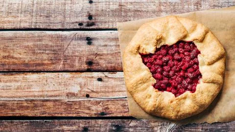 Raspberry galette or raspberries rustic tart 스톡 사진