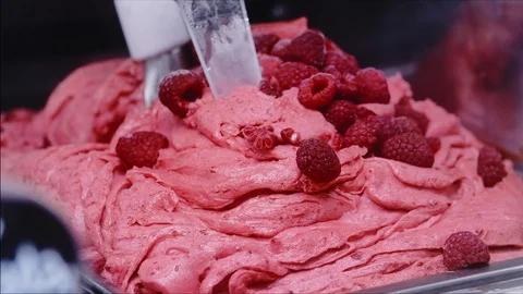 Raspberry ice cream on display. Vidéo 86260184