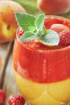 Raspberry peach smoothie 스톡 사진