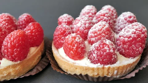 Raspberry tarts. Cakes Video stock 201292008