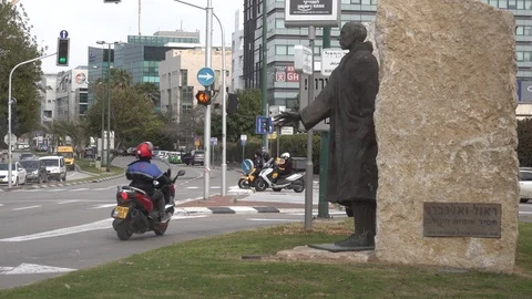 Raul valeberg statue in Raul Valenberg street Stockbeeldmateriaal 105926896