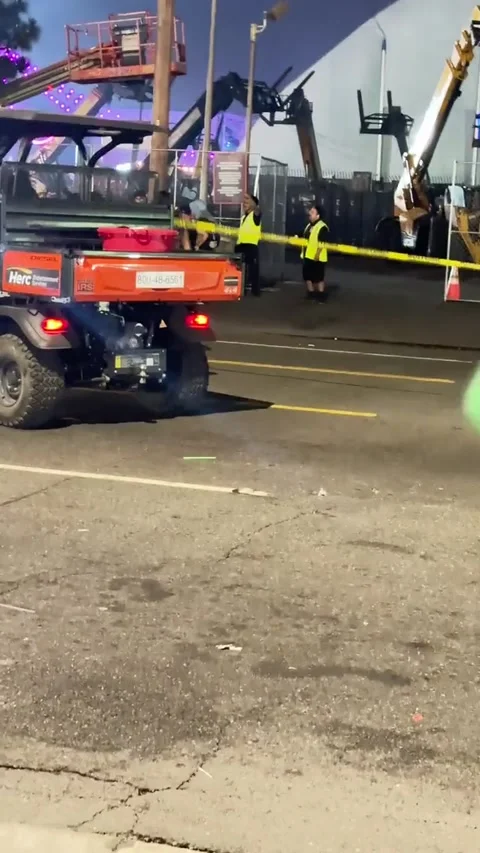 Ravers Rush Past Security at Beyond Wonderland SoCal 2026, San Bernardino, Calif 스톡 동영상 332074363