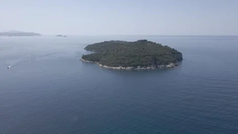 RAW 4K Drone Footage small Island next to Dubrovnik old Town Croatia Vídeo Stock 259697607