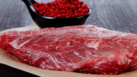 Raw beef meat marble steak on paper Vídeos de archivo 63978748