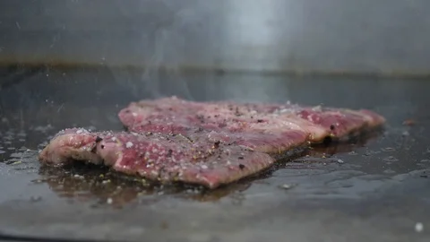 Raw beef steak grilled on the grill. Preparing of the burger Video stock 86178020