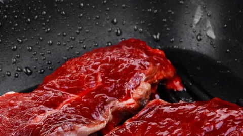 Raw bloody beef Vídeos de archivo 27489738