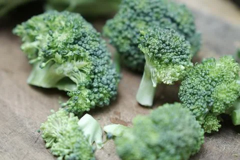Raw broccoli Stock Photos