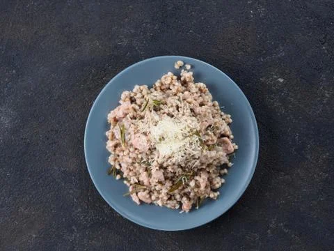 Raw buckwheat risotto with chicken meat and rosemary 스톡 사진
