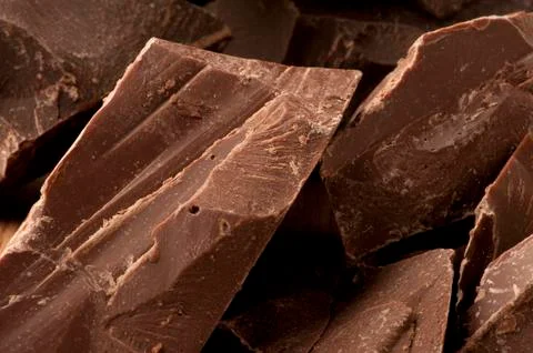 Raw chocolate chunks Foto stock