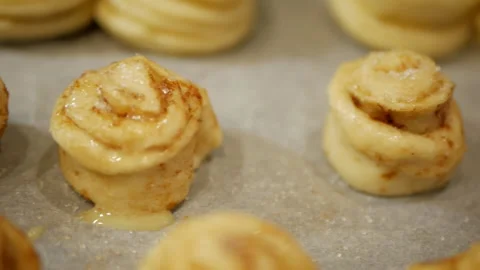 Raw cinnamon rolls Stock-Footage 151397993