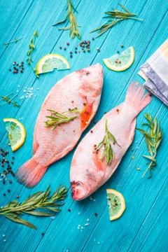 Raw fresh fish Stock-Fotos
