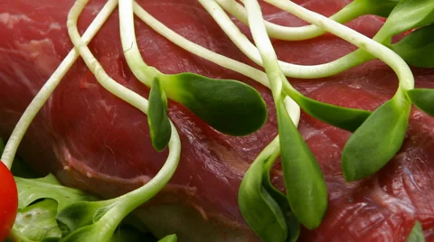 Raw fresh meat with tomatoes Vídeos de archivo 38726757