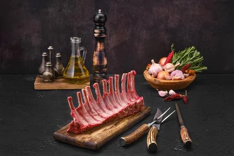 Raw fresh rack of lamb on kitchen table Stock-Fotos