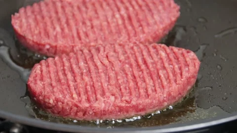 Raw ground beef in a pan 動画素材 222793412