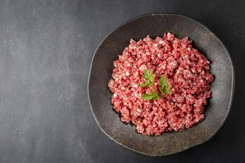 Raw ground beef ready for preparation. Foto stock