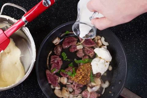 Raw ingredients for Beef Stroganoff Foto stock