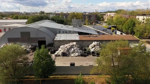 Raw materials with garbage in the processing plant Video stock 163746028