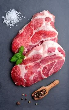 Raw meat with spices. Foto stock
