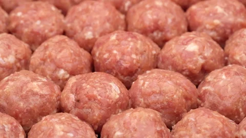Raw meatballs close up rotating 스톡 동영상 140636239
