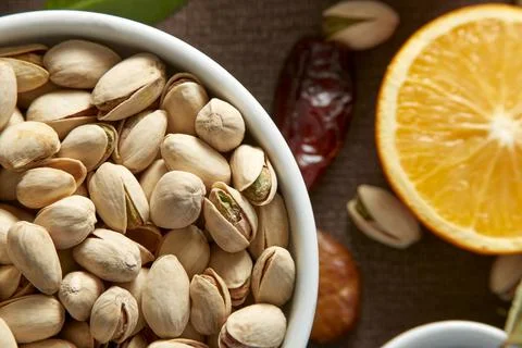 Raw Nuts And Oranges 스톡 사진