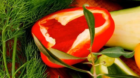 Raw olives and vegetables Vídeos de archivo 33971472