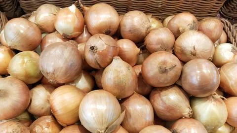 Raw onions Stock Photos