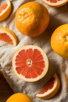 Raw Organic Ruby Red Grapefruit Foto stock