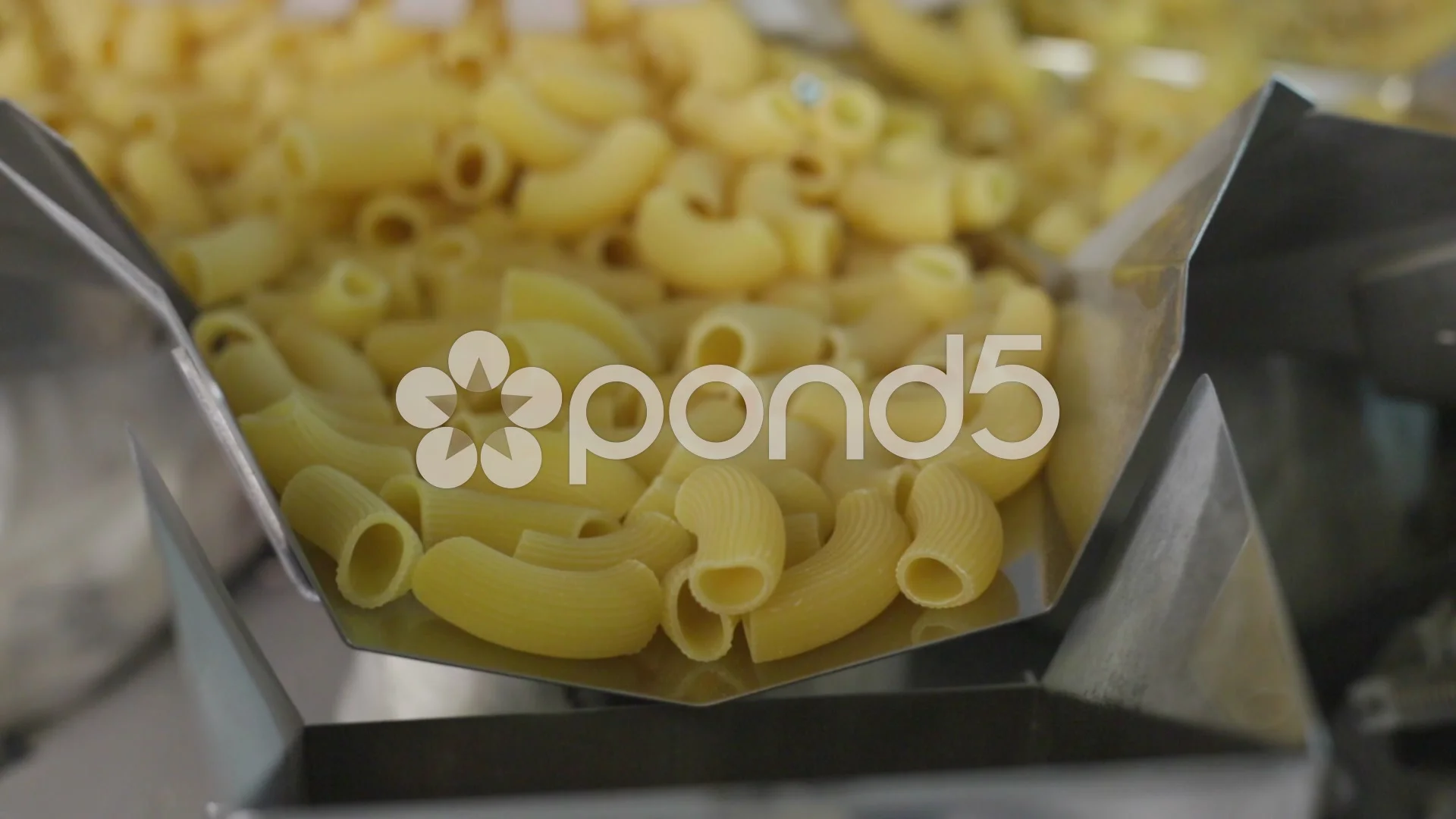 Production of spaghetti - machine produc, Stock Video