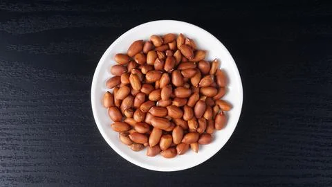 Raw peanuts Stock Photos